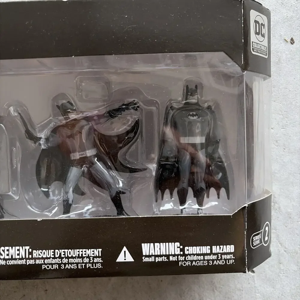 NEW DC Collectibles Batman Black & White Mini Figure 7 Pack, Series 1